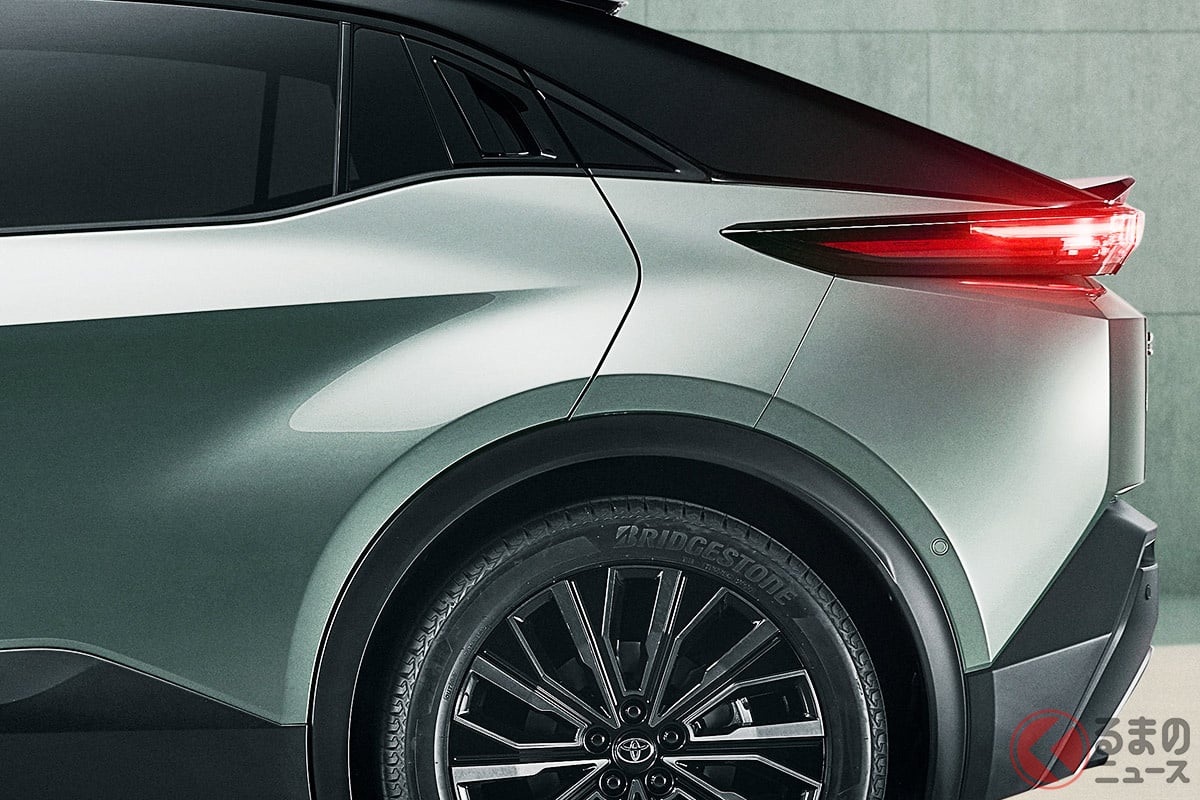  新型「C-HR＋」！ 