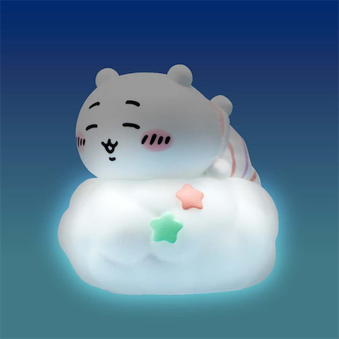 【ちいかわ】雲の上ですやすや やさしく光るライトがカプセルトイに!
