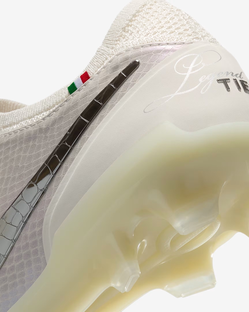 質感最強”サッカースパイク！NIKEから『ティエンポレジェンド10』の