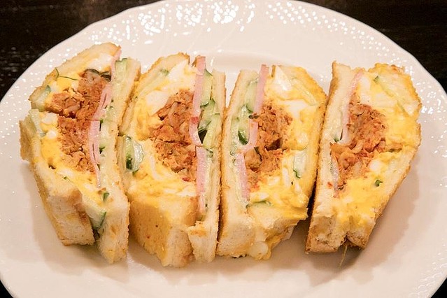 大阪穴場グルメ 韓国人もビックリ 冗談ちゃいまっせ 鶴橋のキムチサンドはガチで旨い 大阪ローカル穴場メシ情報 56 ライブドアニュース