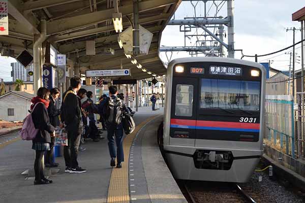 京成線は総武線との競合区間が多いが、一部区間で京成が割安になる（柴田東吾撮影）