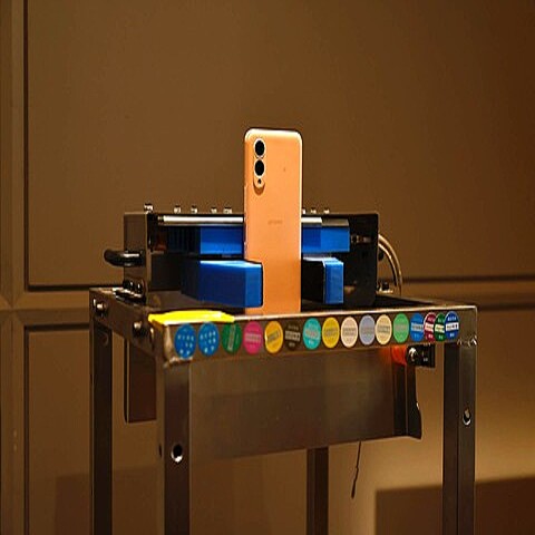 NTTドコモ、5G対応スタンダードスマホ「arrows We2 F-52E」にAndroid