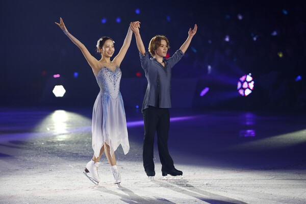 宇野昌磨と本田真凜がカップル 観客の度肝を抜いた「しょまりん」