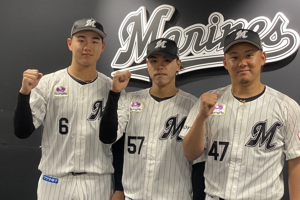 ファン投票でオールスター出場を決めた左からロッテ・西川史礁、小川龍成、鈴木昭汰(撮影=岩下雄太)