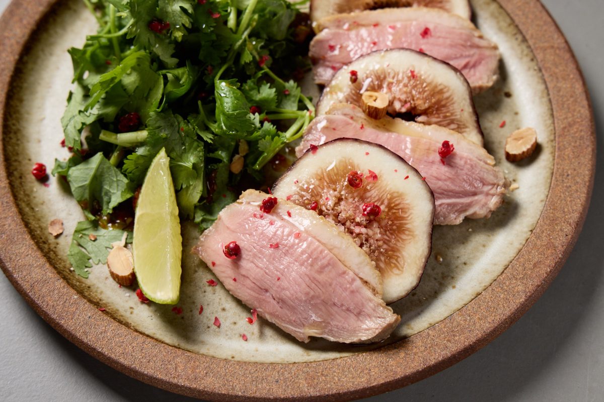 
			〈食べログ3.5以下のうまい店〉「辛い」が苦手な人もハマる新感覚のアジアンビストロ
		