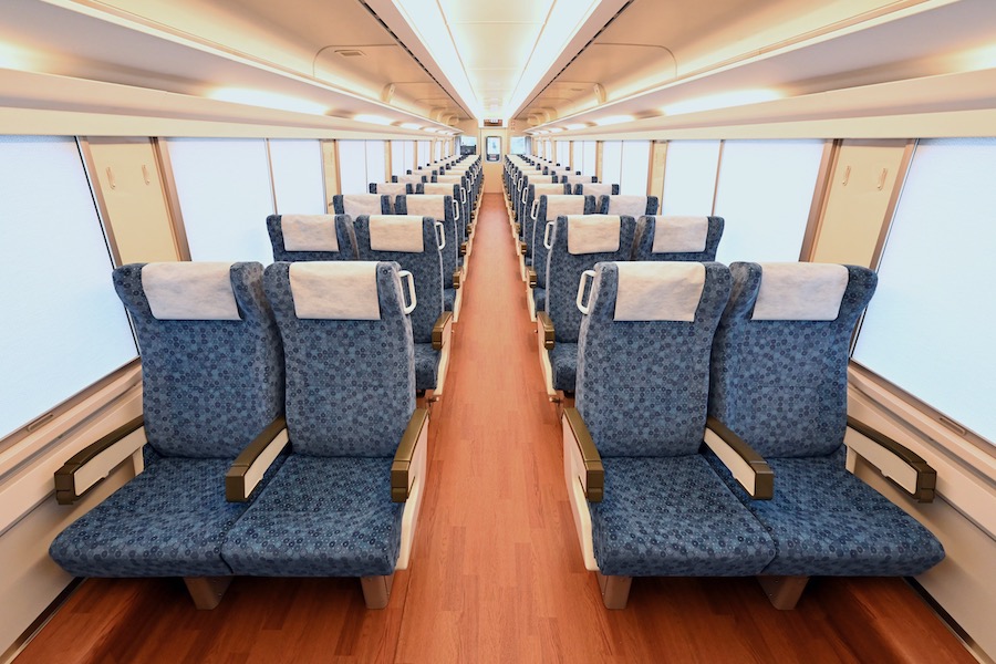 JR四国“新装”8000系、12月23日デビュー 2027年度までに計11本