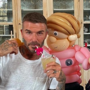 父の日に両親と妹との思い出の写真を公開したデヴィッド・ベッカム(画像は『David Beckham 2021年5月4日付Instagram「Thanks for all the birthday messages over the weekend」』のスクリーンショット)