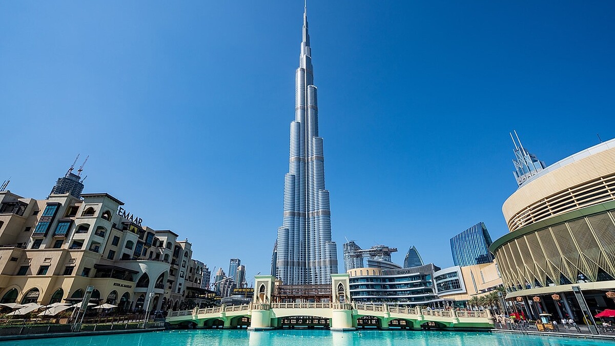 人口の9割は出稼ぎ労働者、1日12時間・週6日働いても月給は15万円程度…世界の富裕層が集まる「ドバイ」の知られざる裏側 - ライブドアニュース