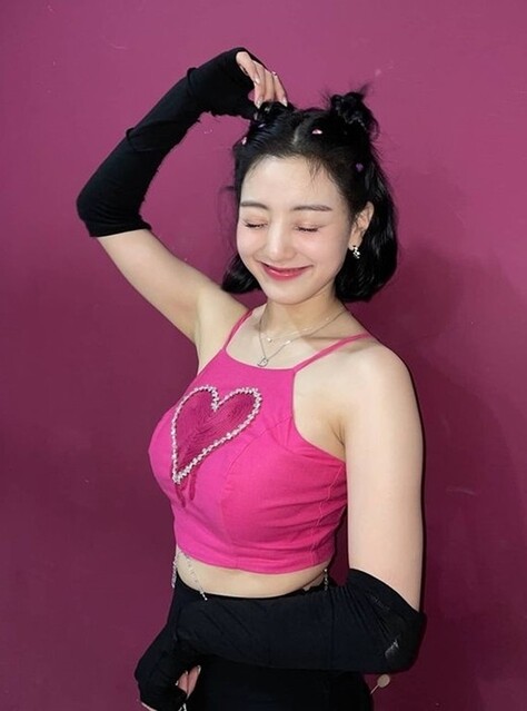 TWICE ジヒョ、コンサートを控え…キュートなヘアスタイル＆表情の写真