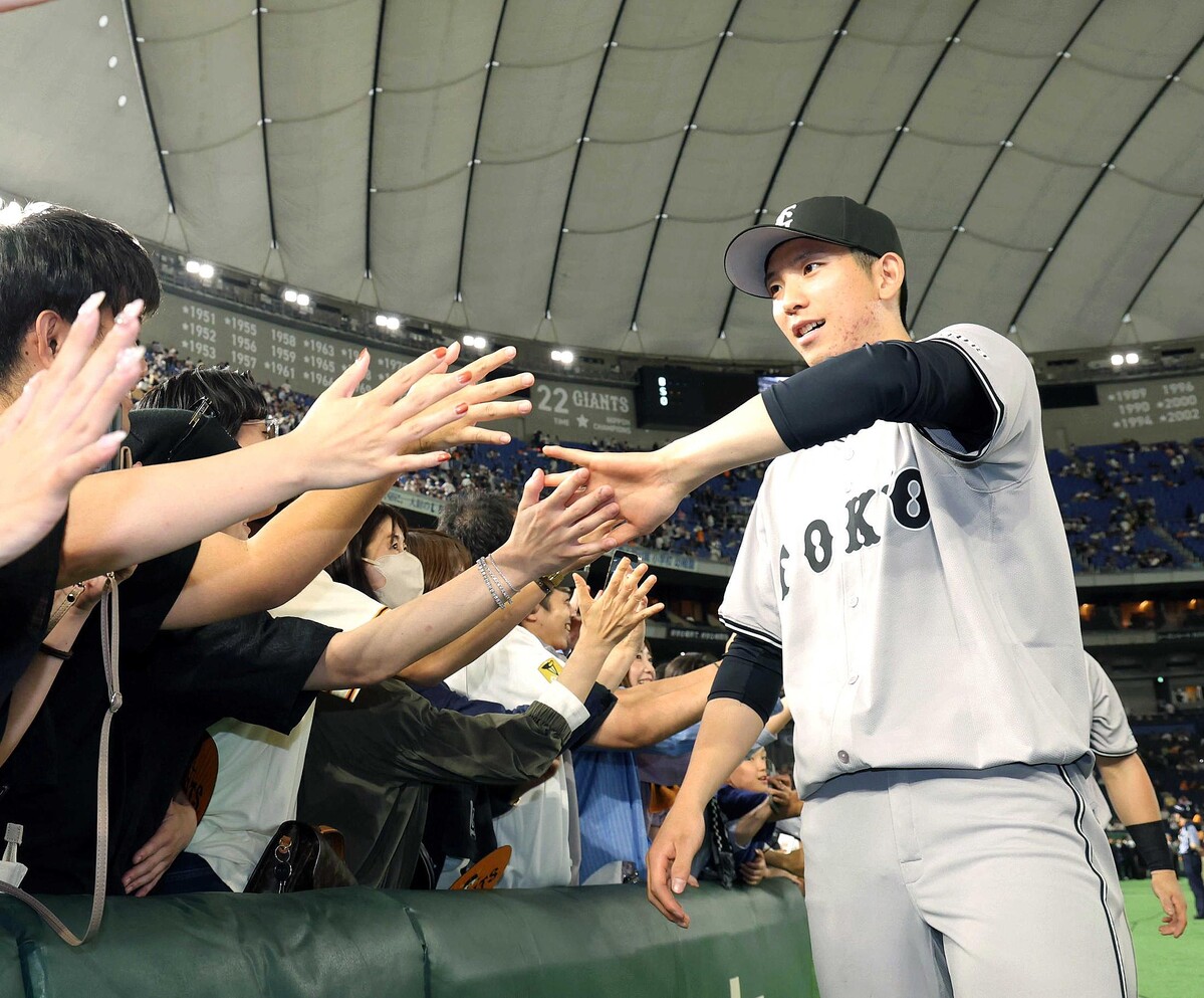 日本郵政 : 解き放たれた「巨人」 日本郵政 : 解き放たれた「巨人」