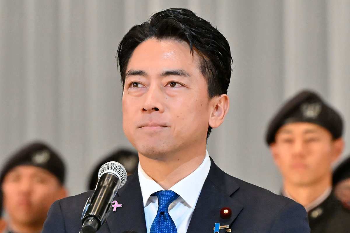 小泉進次郎防衛相