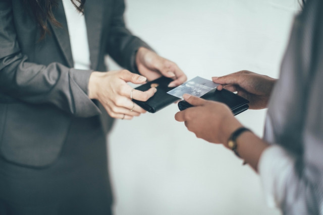 中途採用に満足している企業は何%?
