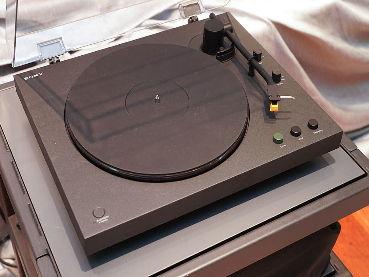 ソニー、新レコードプレーヤー2モデル。針や出力端子にもこだわった