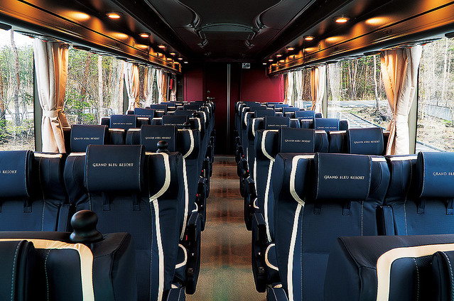 写真レポ】四季島 山梨観光コース用バス「グランブルーリゾート」公開