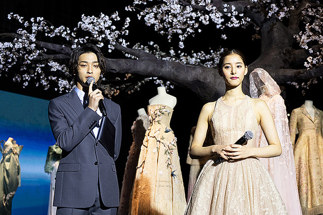 大阪 阪急うめだ本店 で ディオール パリから日本へ Dior From Paris To Japan 展開催 Peachy ライブドアニュース