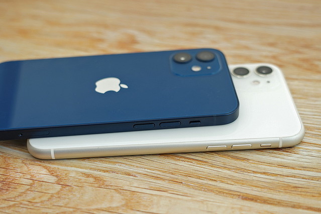 iPhone 12｜12 Pro ブルーほか実機の色味を検証 (PRODUCT)REDは思った