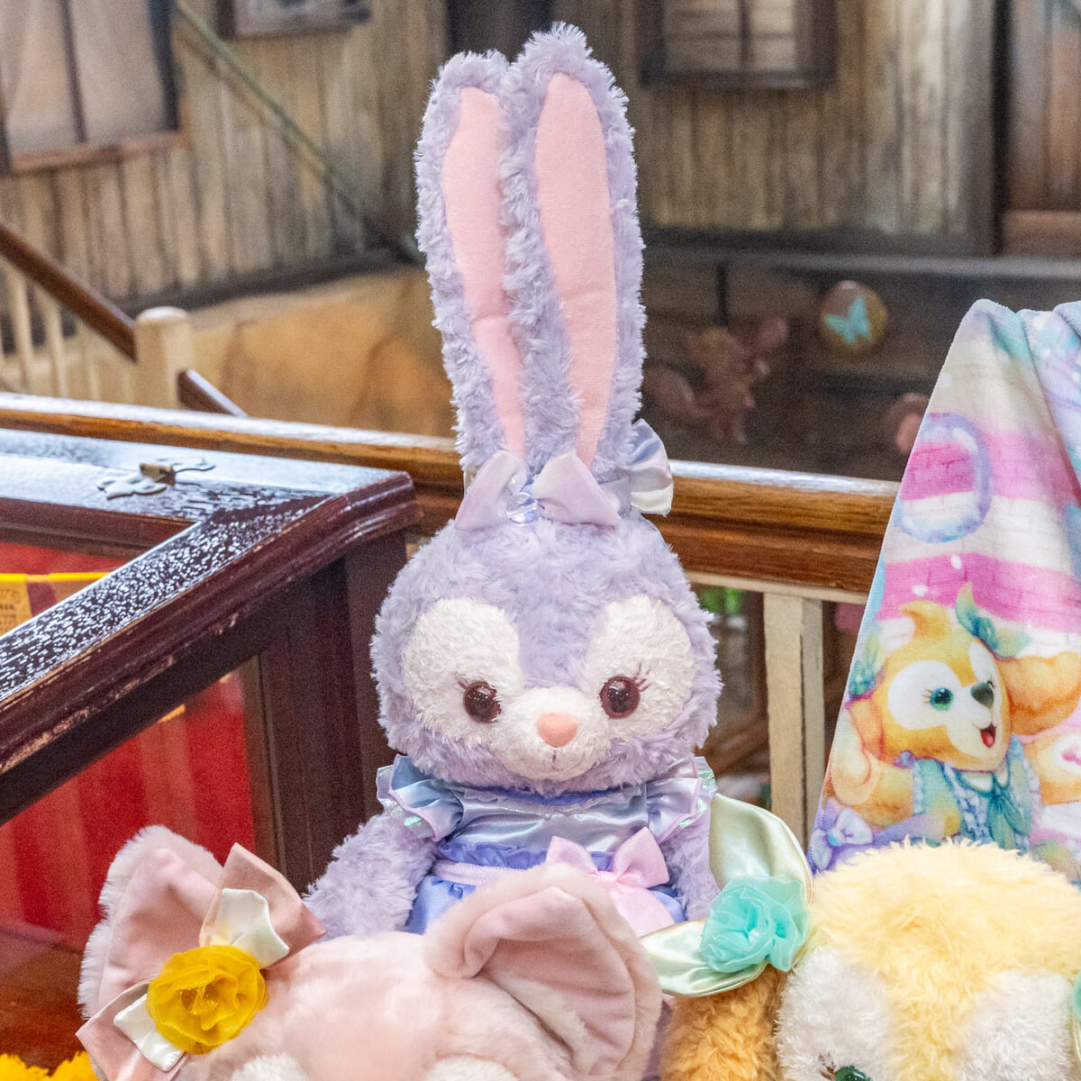 虹色をイメージ！東京ディズニーシー“ダッフィー＆フレンズ20周年