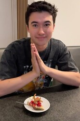  �ޥꥦ���աʼ̿����ܿ�Instagram���� 