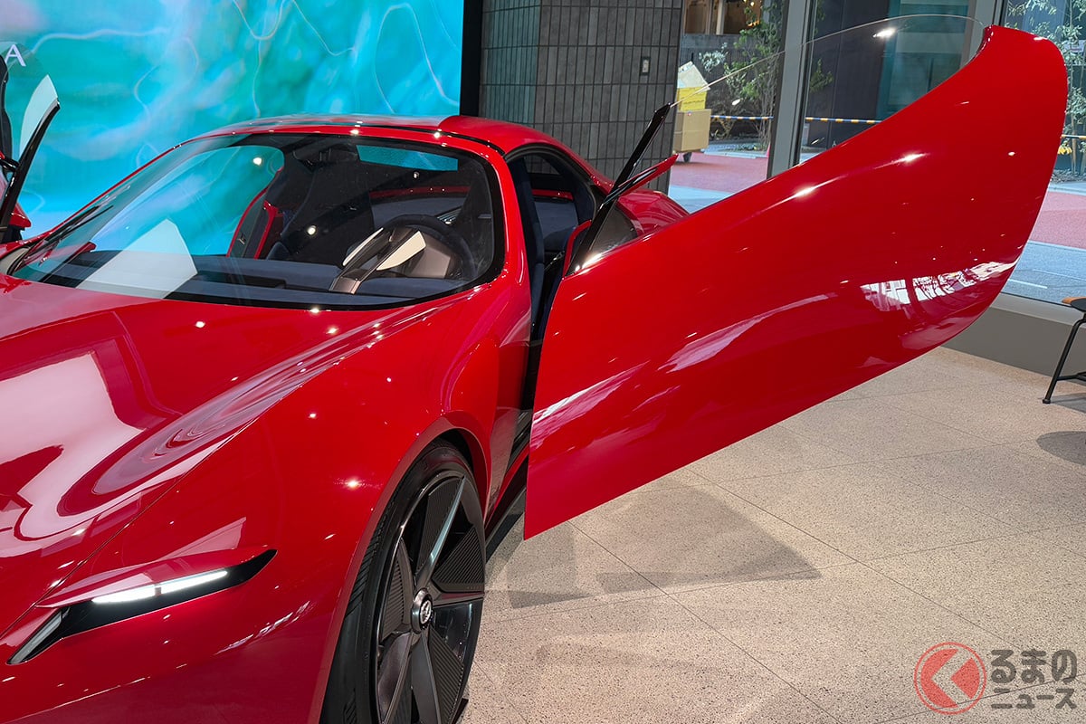 マツダが赤い「アイコニック SP」実車展示！ スポーティプロポーション