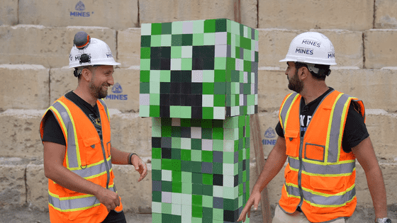 マインクラフトのクリーパーが等身大サイズで爆発したら一体どうなって