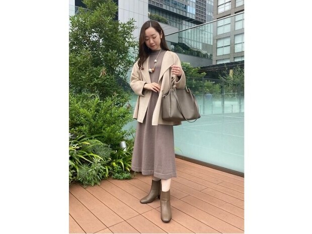 今すぐ買えるユニクロ ワンピース を着こなす コーディネートの幅が広がるプラス1アイテムは Peachy ライブドアニュース