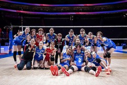 �Х�ー����������ɽ ©Volleyball World