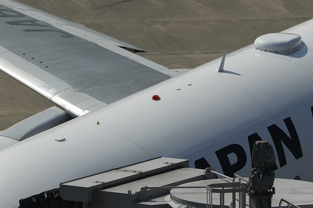 航空機の技術とメカニズムの裏側 第279回 航空機の吊るしものと