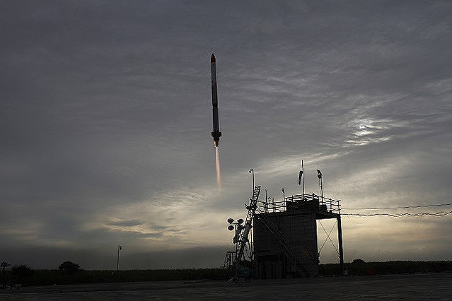 高度100キロメートルを目指して打ち上げた観測ロケット「モモ2号機」(インターステラテクノロジズ提供)