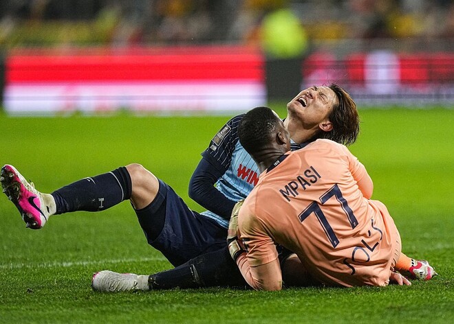 RCランス戦で肋骨を骨折した瀬古。(C)Getty Images