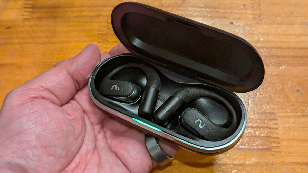 録音・文字起こし・翻訳・要約ができるAIイヤホンがオープンイヤー型に