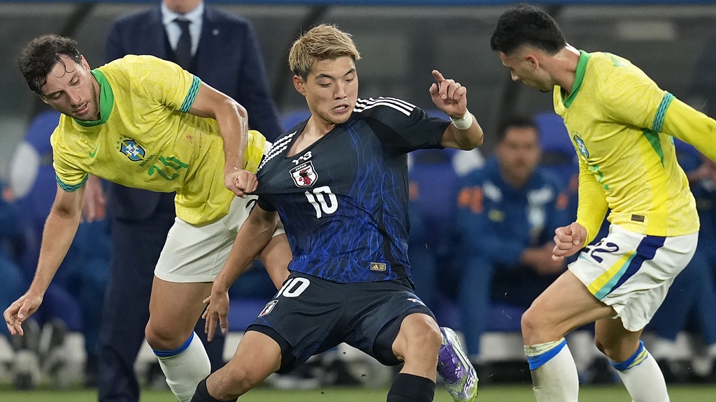 これがサッカー日本代表…ブラジル撃破に大貢献の堂安律、試合翌日にドイツへ!飛行時間は「14時間超」