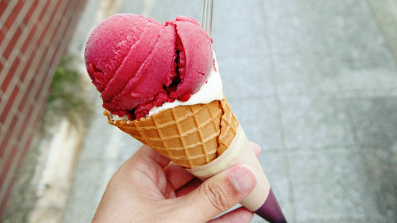 1690年代にイタリアとフランスで現代のアイスクリームがほぼ同時に登場