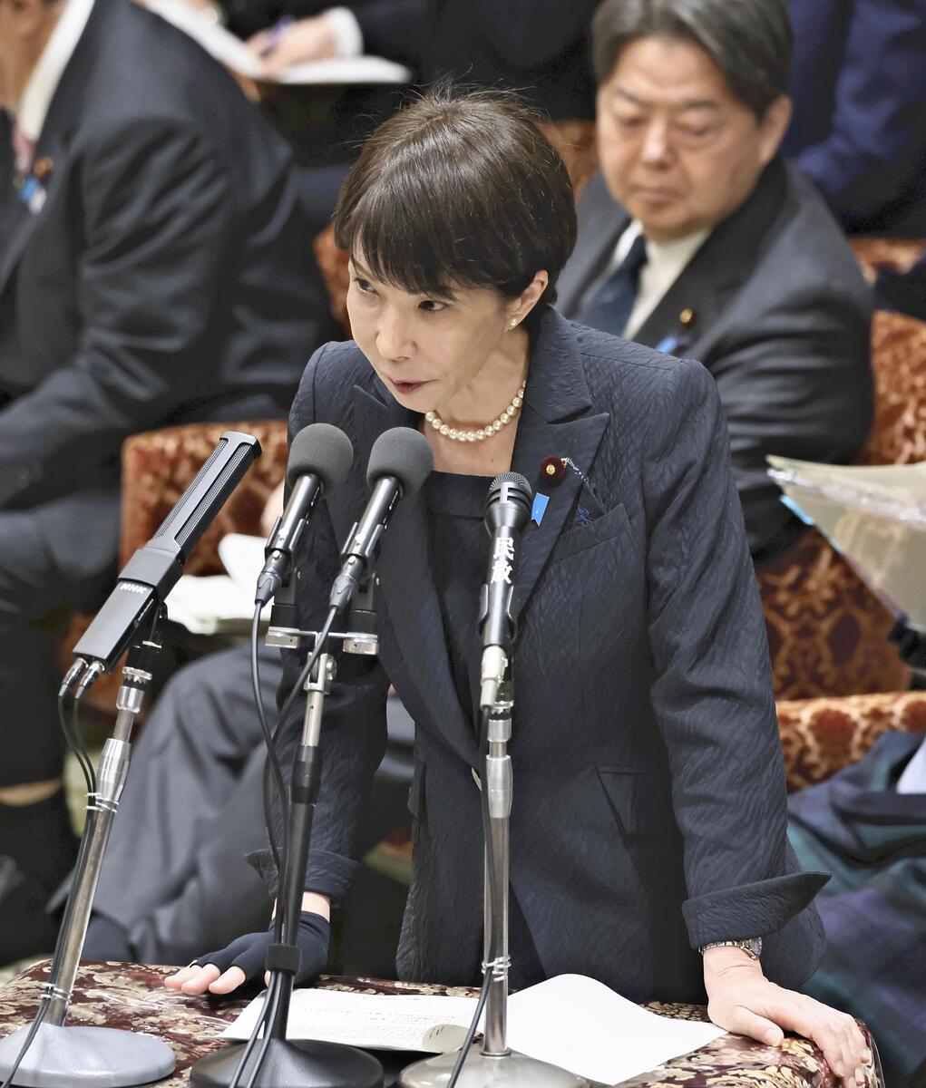 衆院予算委員会で答弁する高市首相（２日、国会で）＝米山要撮影