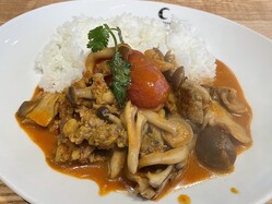 
			まろやかココナッツカレーに癒やされる。新御茶ノ水の百名店が姉妹店をオープン
		