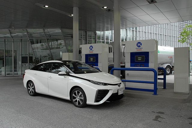 水素ステーションの数だけが問題じゃない！ 燃料電池車の普及に 