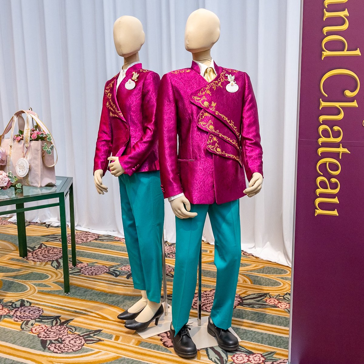 ファンタジースプリングスホテル　Tシャツ　キャスト限定　レア ホテルのキャストコスチューム！「東京ディズニーシー・ファンタジー