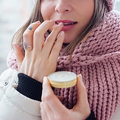 男性が女性に持ち歩いて欲しいと考えるコスメ リップクリーム Peachy ライブドアニュース