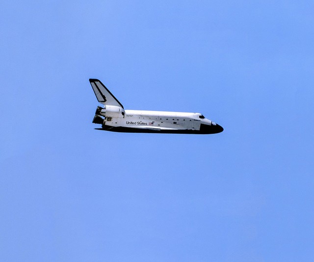 NASAスペースシャトルクルーパッチ12点＋自筆サイン入り写真