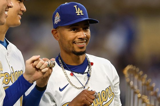 ダイヤ300個超のリングは「思っていた以上」 ベッツは3度目でもご満悦