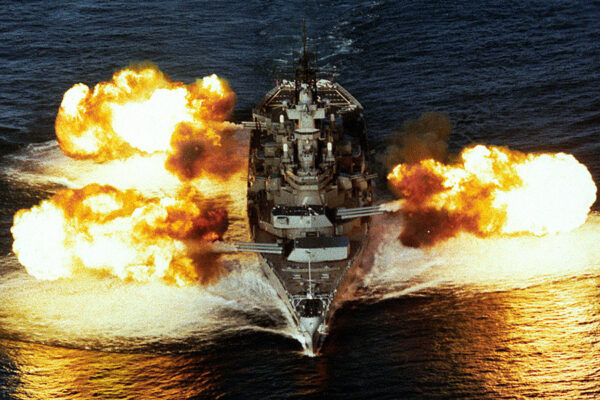 現役時代のアイオワ級戦艦「ニュージャージー」(画像:アメリカ海軍)
