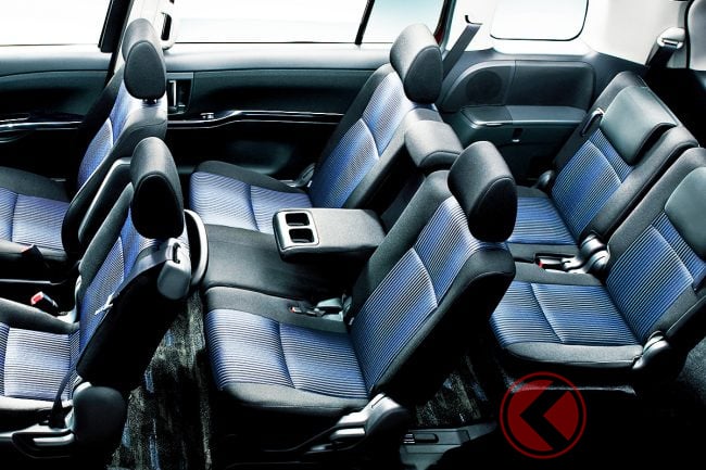 フルフラットも可能で車中泊もできる トヨタ「アイシス」の魅力