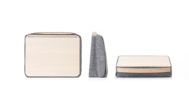 膝上テーブルとPCバッグを一体化した『デスクエニウェア』発売