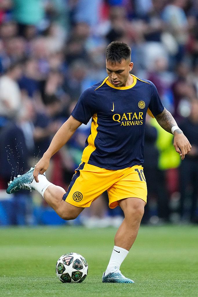 水に濡れたらデザインが変わる！CL決勝でインテルの10番ラウタロが履い