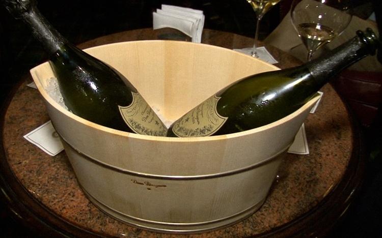 
             ドンペリが認めた木桶職人の逆転劇！約30年間赤字…老舗を救った“14代目婿養子”の奮闘：ガイアの夜明け 
          