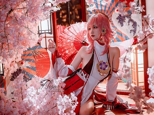 中国出身コスプレイヤーNisaが『原神』八重神子のコス披露 (2021年10月