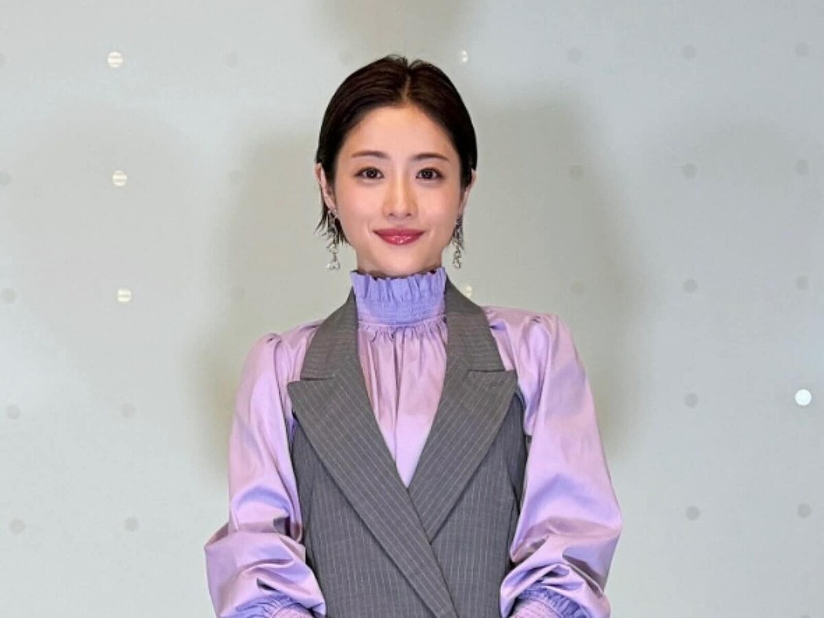 【画像】「カリスマ性がある」と思う30代女性俳優ランキング！ 2位「石原さとみ」、1位は？ - ライブドアニュース