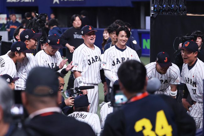 中日との強化試合に臨んだ侍ジャパン【写真：加治屋友輝】