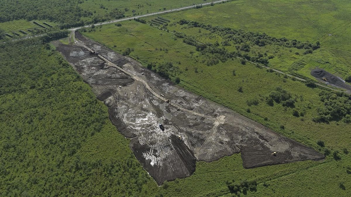 釧路湿原周辺の工事現場 太陽光施設歯止め条例成立