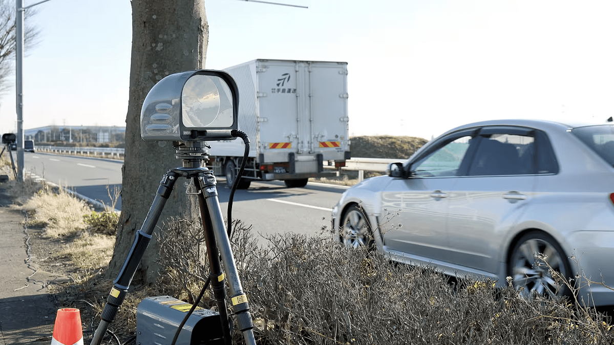移動式オービスの恐るべき性能 生活道路の「30キロ規制」で注目集まる