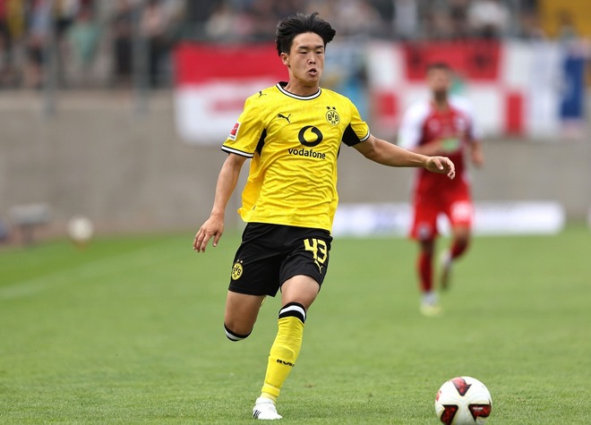 今夏、G大阪からドルトムントに加入した山本。(C)Getty Images